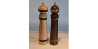 Walnut peppermill with a maple insert